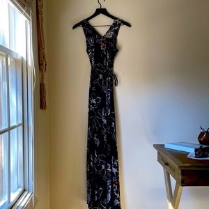 Classy Bump Friendly Maxi Dress